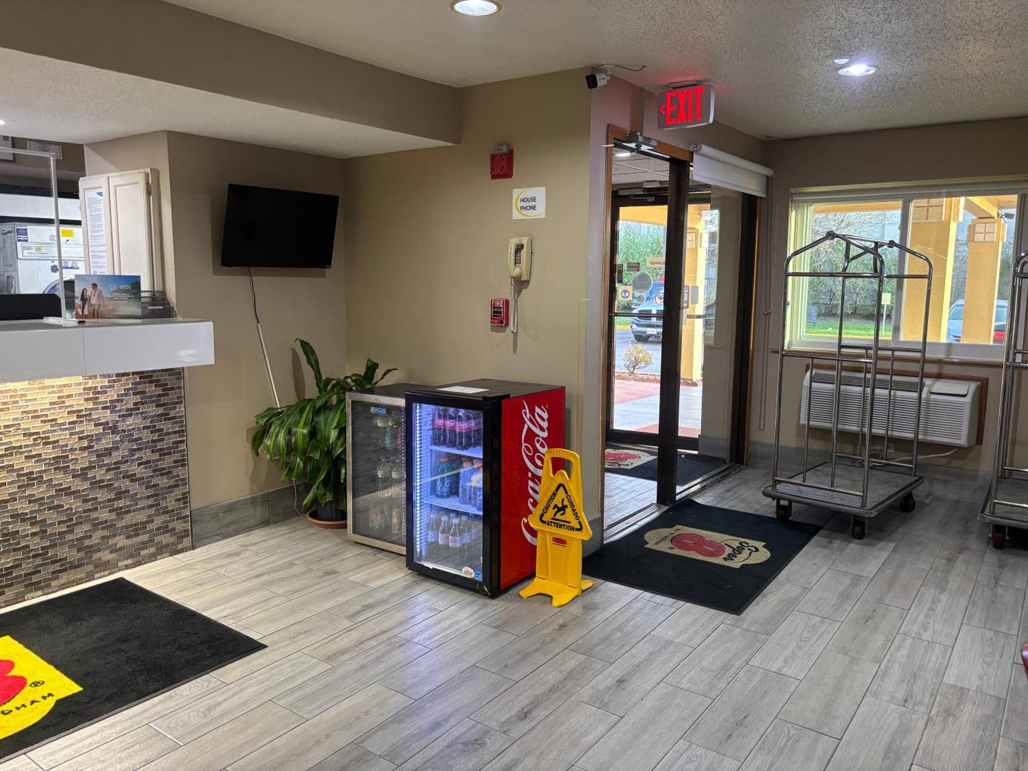 Super 8 By Wyndham Mundelein/Libertyville Area Esterno foto
