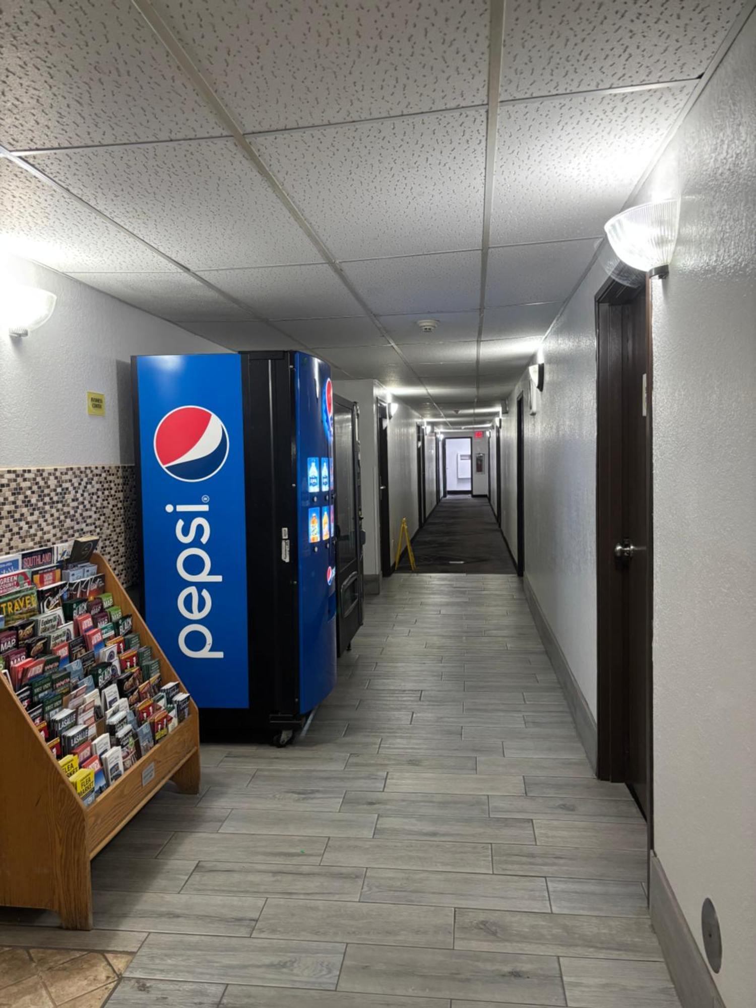 Super 8 By Wyndham Mundelein/Libertyville Area Esterno foto
